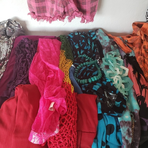 Meet your Posher, Jasmine - Picture 2 of 4